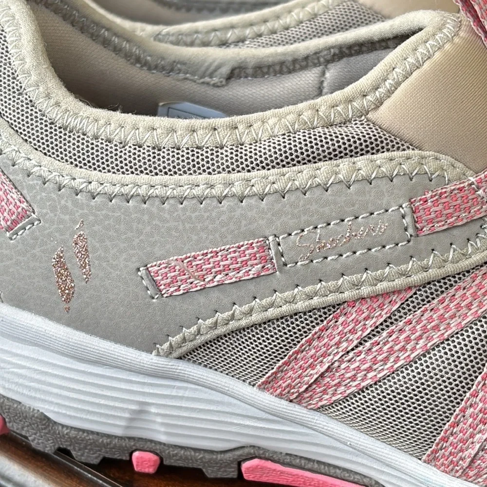 Brand New Skechers Memory Foam Slip On Sneakers Neutral Taupe w/ Coral Hiking